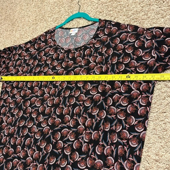 Lularoe Tunic Sz Large Black with Floral Design - Picture 6 of 8